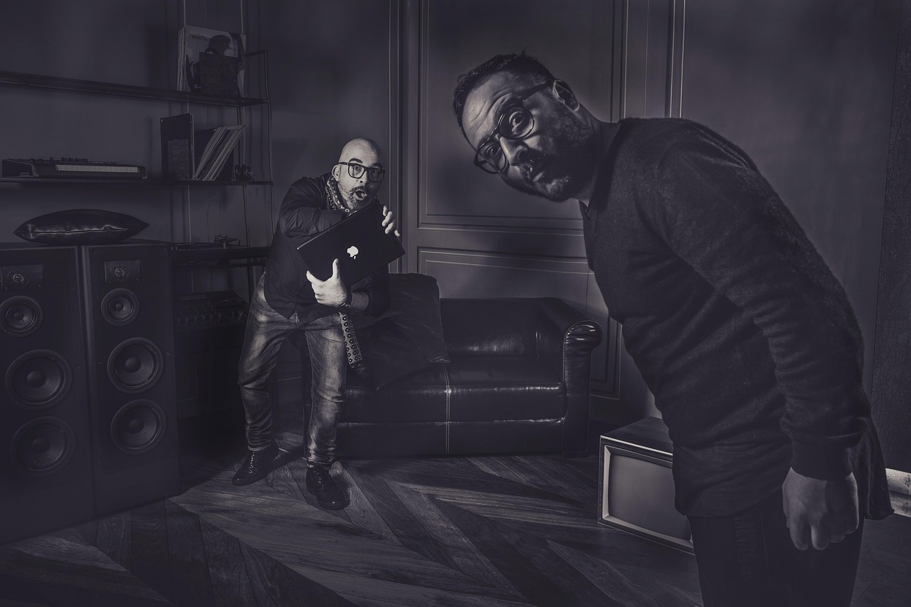 铁盒云斯顿蓝莓爆珠:邮政挂牌代理平台