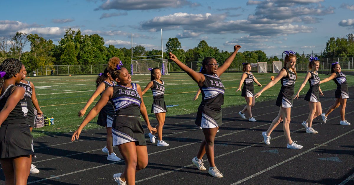 WX老号发卡网：华纳国际app详情下载教程载